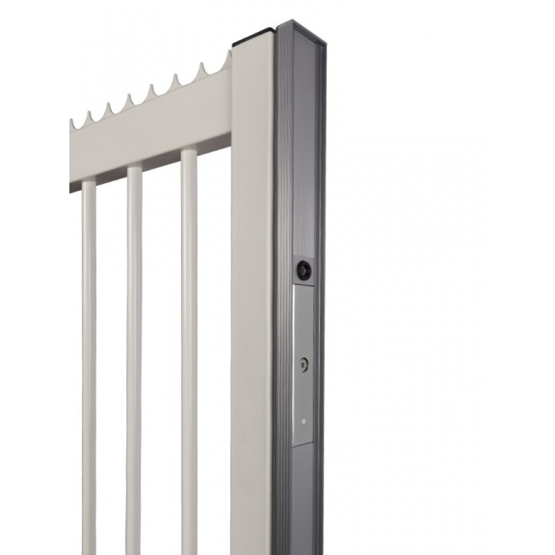Profil en aluminium pour portails coulissants à combiner avec MAGUNIT-2500 en RAL 9005